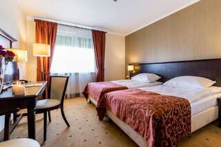 Отель Hotel Krzyski Тарнув Двухместный номер «Комфорт» с 2 отдельными кроватями-5